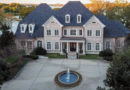 Kelly Clarkson’s Tennessee Lake Mansion!