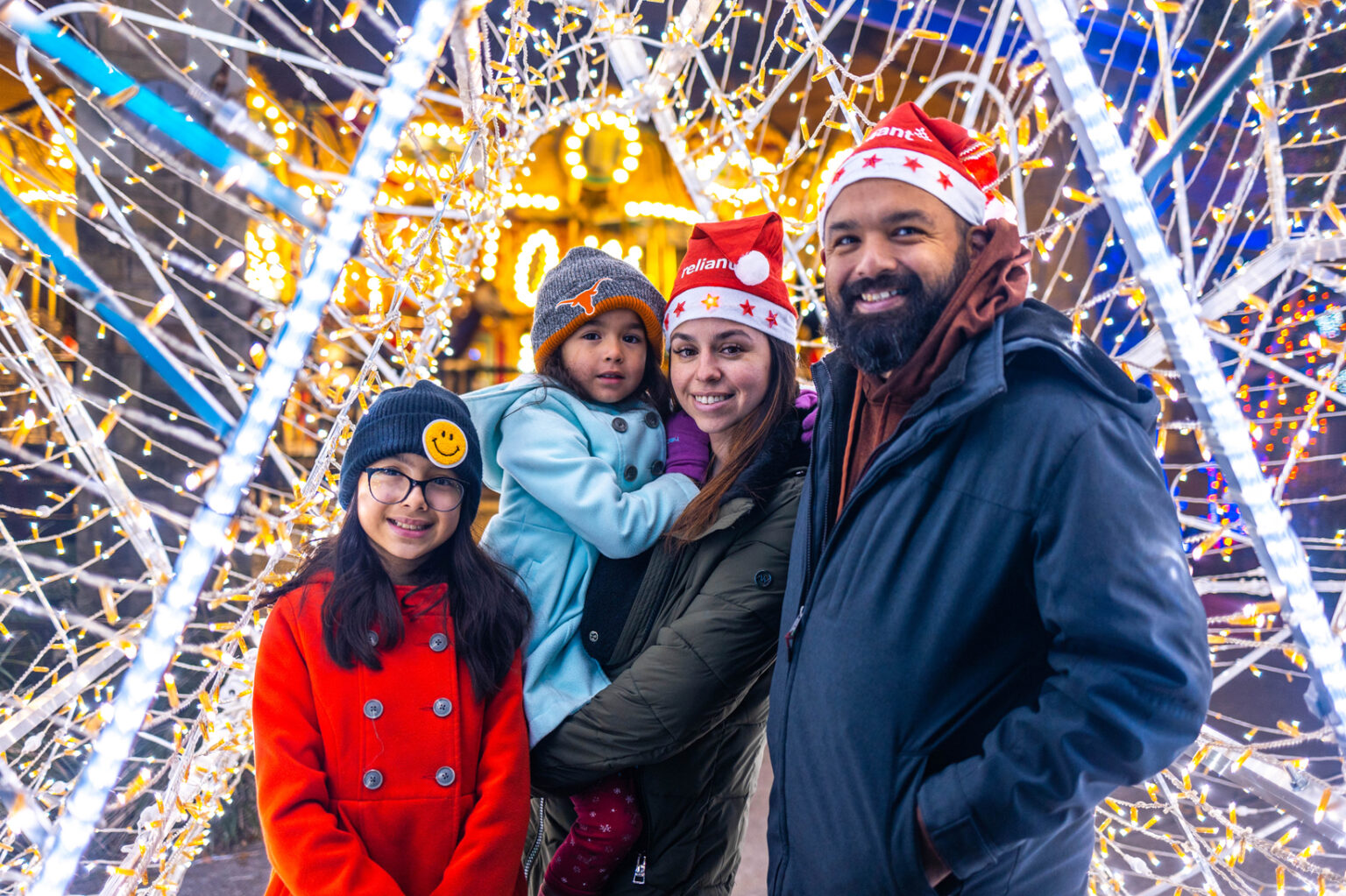 Dallas Zoo Lights Returns as a Walk-thru Event for the First Time Since ...